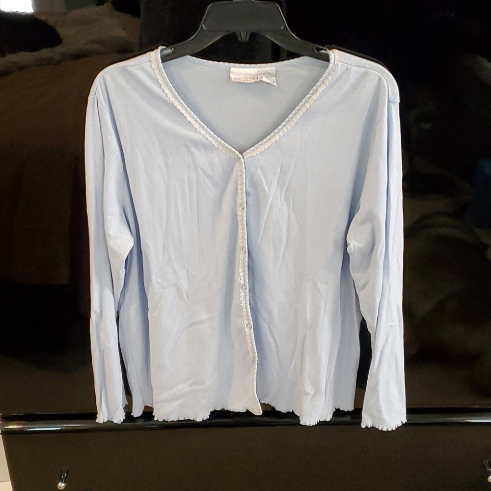 Cardigan snap closure. Powder blue.